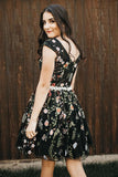 Chic Black Lace Flowers Cap Sleeves Homecoming Dresses Unique Graduation Dresses H1308