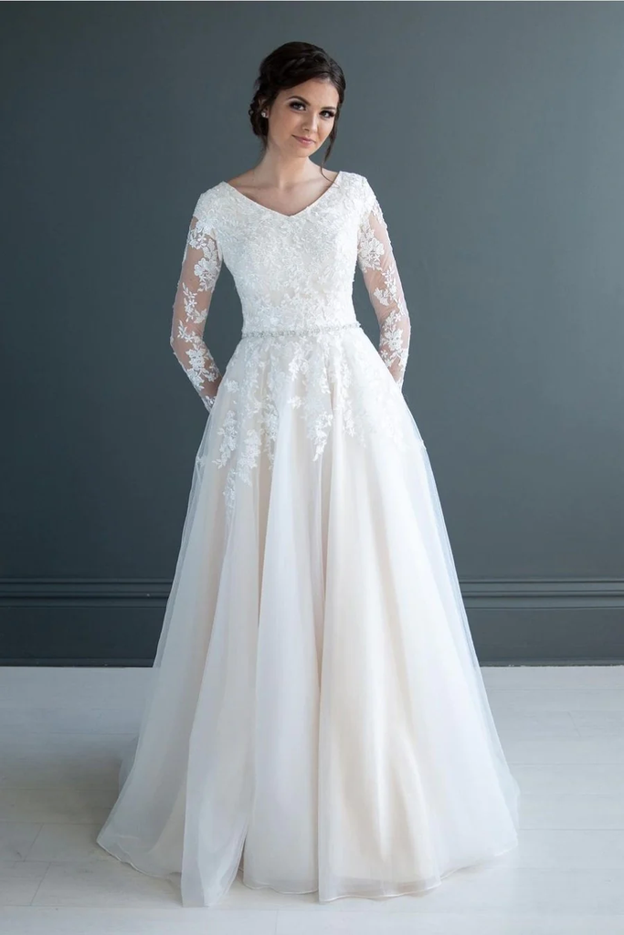 Classic Long Sleeve A-line Lace Appliques Custom Wedding Gown