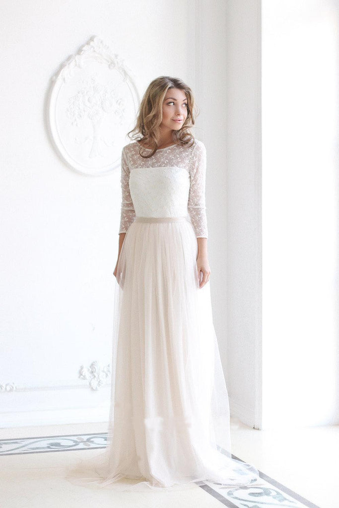 Scoop Neck Long Sleeve Tulle Wedding Dress With Lace Bodice V Back Wedding Gowns PW512