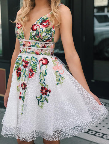 products/White_Lace_V_Neck_Homecoming_Dresses_with_Floral_Print_Backless_Short_Prom_Dresses_H1259-1.jpg