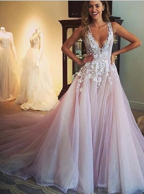 Gorgeous Deep V-Neck A-line Tulle Wedding Dress Long Bridal Gowns